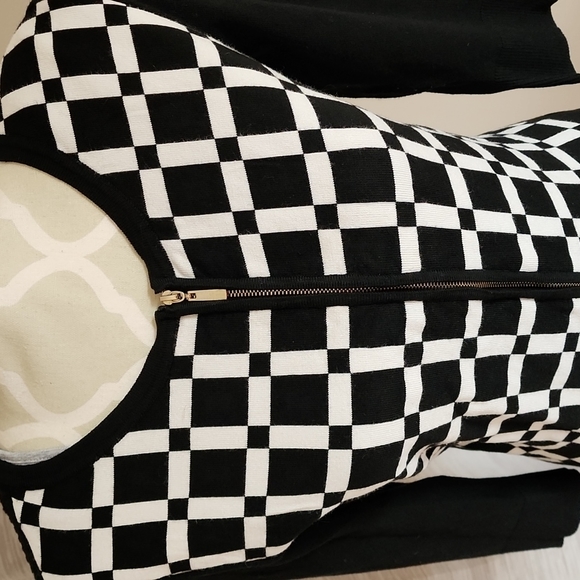 ❗️2 for 45❗️White House Black Market Sweater - Picture 2 of 5